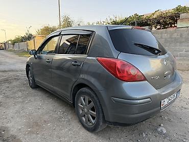 Транспорт: Nissan Tiida: 2008 г., 1.6 л, Механика, Бензин, Хэтчбэк — 5
