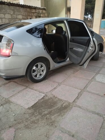 prado maşın: Toyota Prius: 1.4 l | 2008 il Sedan