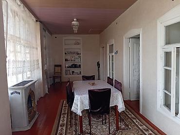 Həyət evləri və villaların satışı: Satılır: həyət evi - Plan: dəhlizli ev, ayrı-ayrı otaqlar; geniş — 3