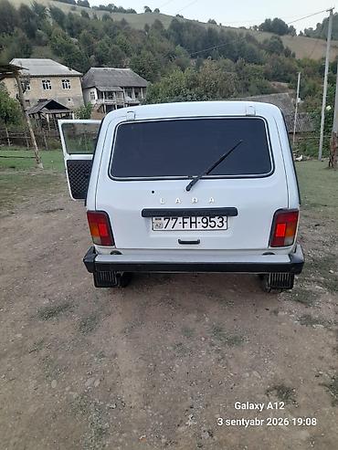 prado güzgü: LADA Niva (3 qapı) – ağ rəng, 4x4 ofroud krossover/SUV. Texniki — 10