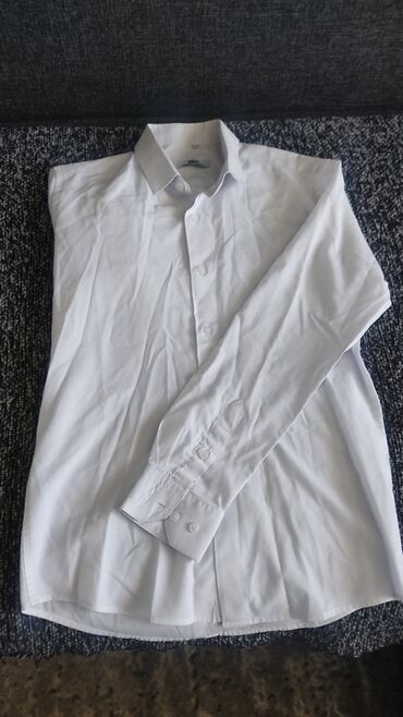 школьный рубашка: Меняю школьную рубашку Лакоста размер 38 на 1 кг. гороха