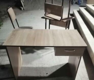 Masa və oturacaq dəstləri: Mətbəx üçün, Yeni, Açılmayan, Künc masa, 9 stul — 4