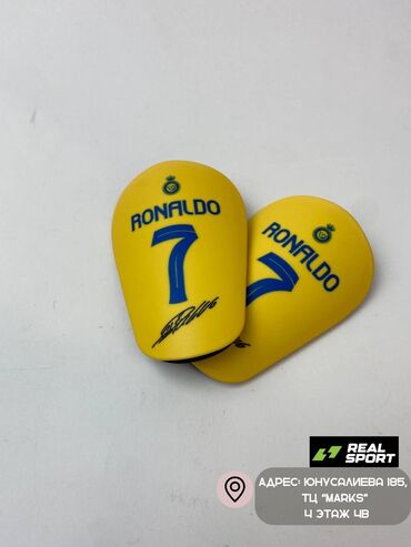 Другое для спорта и отдыха: Щитки с принтами лучших игроков футбола!!! Щитки мини, для защиты — 22