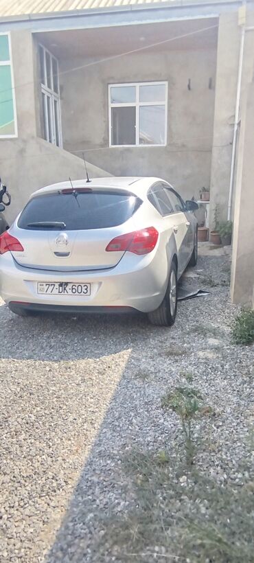 Opel: Opel Astra: 1.4 l | 2010 il 192000 km Hetçbek — 3