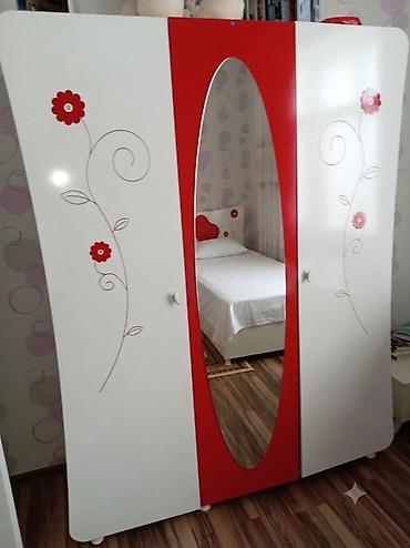 qız oğlan şekilleri: Qız uşağı üçün mebel dəsti – ağ/qırmızı dizayn Dəst tərkibi: - Tək — 4