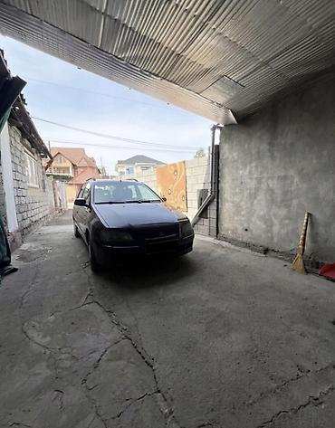 Продажа коттеджей и домов: 🏡 Продается полдома в Рабочем городке! 🏡 📐 Площадь участка: 2.8 сотки — 23