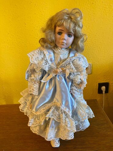 Figure: Figura, bоја - Šareno, Upotrebljenо — 8