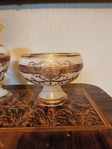 Qab-qacaq və mətbəx ləvazimatları: İki meyvə qabı və güldan .Güldan ayrı da satılır .Qablar yenidir — 3