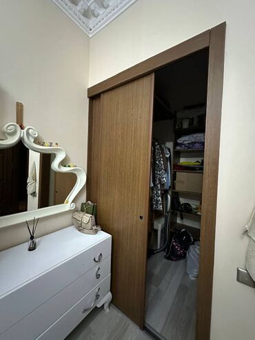 Uzunmüddətli kirayə mənzillər: Nəsimi rayonu,Semed Vurgun kucesiTibb Universtetinin yaxınlığı,5 — 9