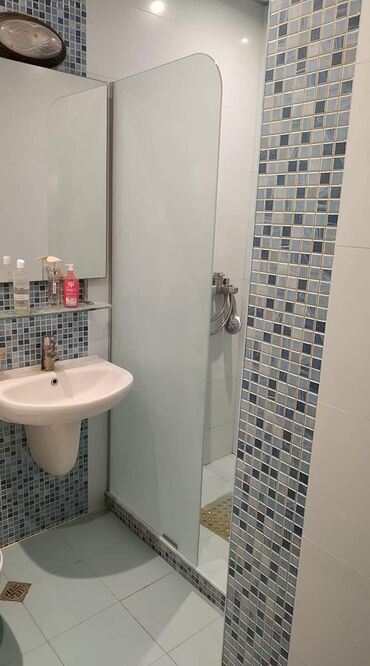 Duş kabinaları, arakəsmələr: Yeni Üstü açıq kabina, Düzbucaqlı, Ödənişli çatdırılma — 31