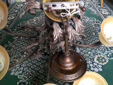 Люстры: Продаю большую красивую люстру. 6ти рожковая, б\у в отличном — 3