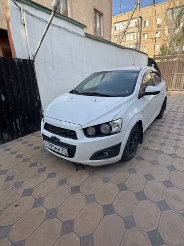 автомобили в рассрочку без первоначального взноса: Chevrolet Aveo: 2013 г., 1.6 л, Механика, Бензин, Седан
