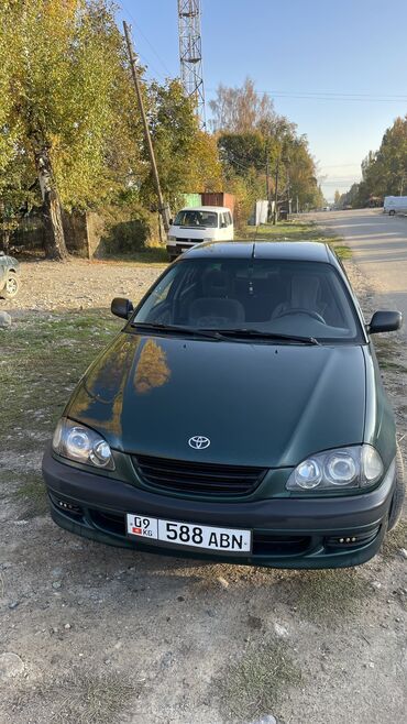 Toyota: Toyota Avensis: 1998 г., 1.6 л, Механика, Бензин, Седан