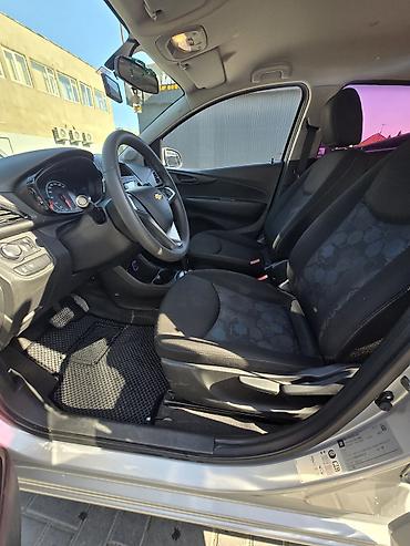 spark 1: Chevrolet Spark: 2017 г., 1 л, Автомат, Бензин, Хэтчбэк — 6