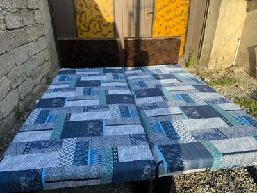 Çarpayılar: Təzə çarpayılar. 1 nəfərlik çarpayılar 60 manat. 2 nəfərlik taxt 110 — 20