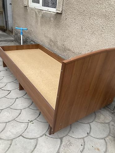 bunk bed: Односпальная кровать, Б/у, С матрасом, длина - 190 см — 1