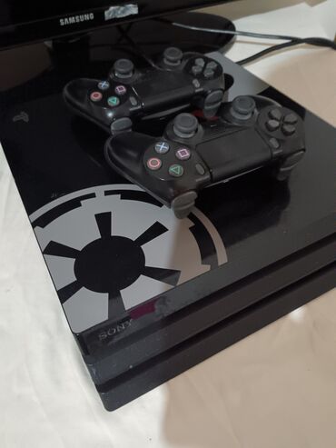 репетитор по математике 7 класс на дом: Playstation 4 pro, tam işlək vəziyyətdə içində 5,6 oyun var, 2 pult A