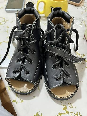 Uşaq ayaqqabıları: Uşaq üçün ortopedik üslubda açıq burunlu dəridən sandal-ked modelləri — 1