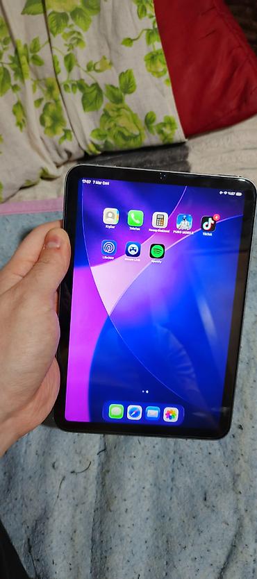 ipad qiyməti: İpad mini 6 64 Gb Tecili satılır. 400 Azn. Qiymete sadece ipad — 10