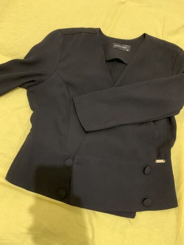 Kardiqanlar, jaketlər: Qadın geyimleri ikinci el az geyilib ve geyinilmeyen etiketlilerde — 1