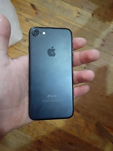 iphone 7 aux kabel: IPhone 7, 32 GB, Qara, Simsiz şarj — 1