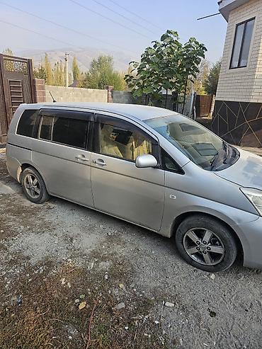 мт 80: Toyota Isis: 2004 г., 2 л, Вариатор, Бензин, Минивэн — 3