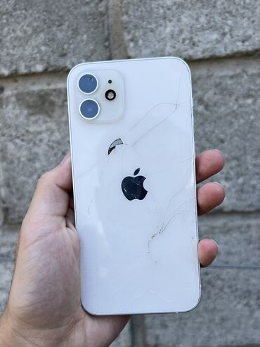 Apple iPhone: IPhone 12, Б/у, 64 ГБ, Белый, Чехол, 77 %
