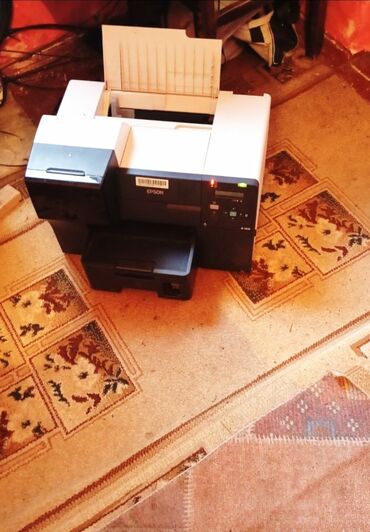 Printerlər: Epson printer ve 5 eder rəng verilecek üsdünde rənglər pakofqadır