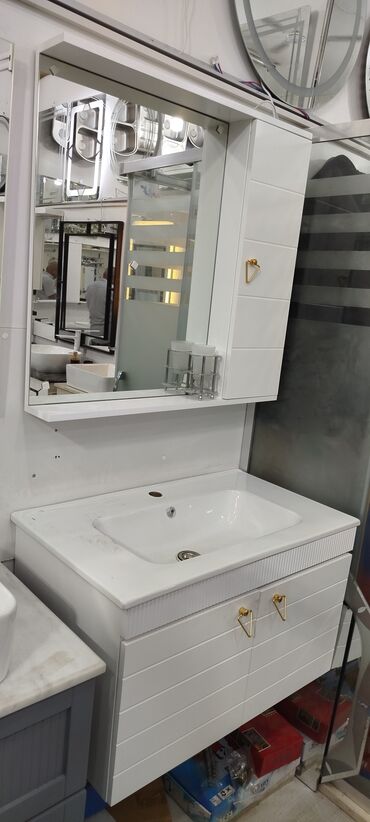 Moydadırlar: Ağ rəngdə duş/hamam üçün asma mebel dəsti: - Geniş keramik leyfə