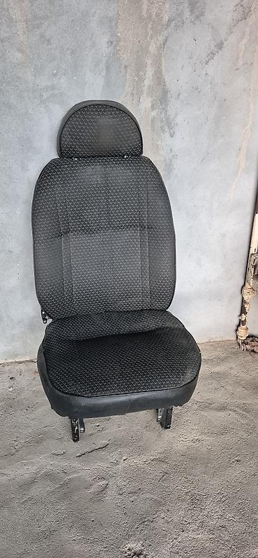 cuce ve xoruz temsil: Qabaq, Qızdırıcısız, Ford 1999, 1999 il, Analoq, Almaniya, İşlənmiş — 1