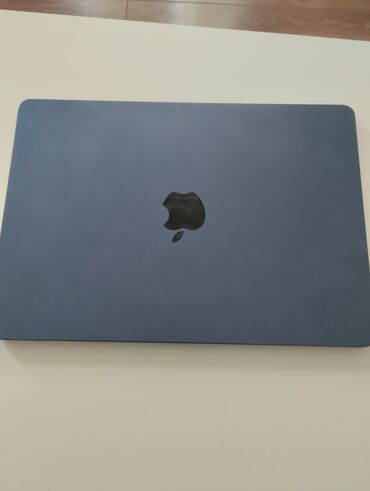 силиконовая накладка на клавиатуру macbook: İşlənmiş Apple MacBook, 13.5 ", Apple M2, 256 GB
