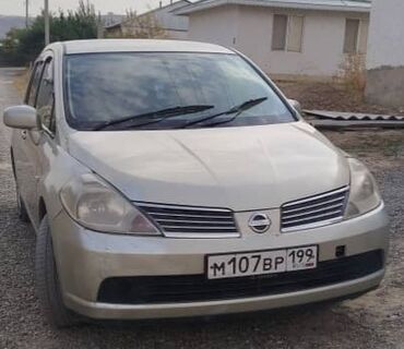 машина легковая: Nissan Tiida: 2004 г., 1.4 л, Автомат, Бензин, Седан