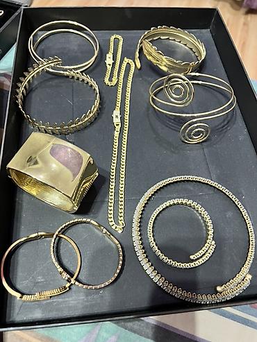 Наборы украшений: РАСПРОДАЖА Набор бижутерии бу и новые в современном стиле: 1) — 7