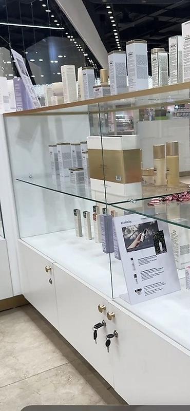 Соода жабдуулары: Островная витрина для магазинов косметики/парфюмерии - — 3