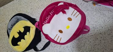 Məktəb çantaları: Fərqli ölçü və dizaynlarda uşaq çantaları dəsti. Çantalar müxtəlif — 3