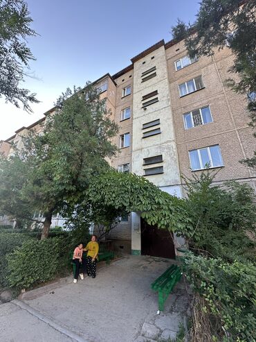 квартира сдаю 5000: 3 комнаты, 1 м², 105 серия, 3 этаж