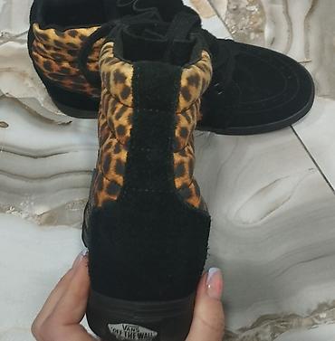 krossovka: Оригинал марка VANS. Кроссовки на танкетке. Размер 40. Замша кожа — 6