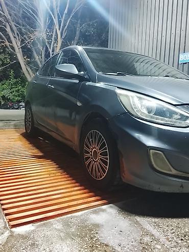 Унаа сатуу: Hyundai Solaris: 2013 г., Кол менен иштөөчү, Бензин, Седан — 7