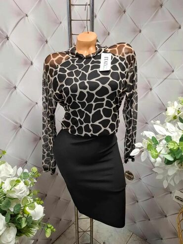 Bluze: Ženska bluza sa dugim rukavima – animal print - Model: uska bluza sa — 3