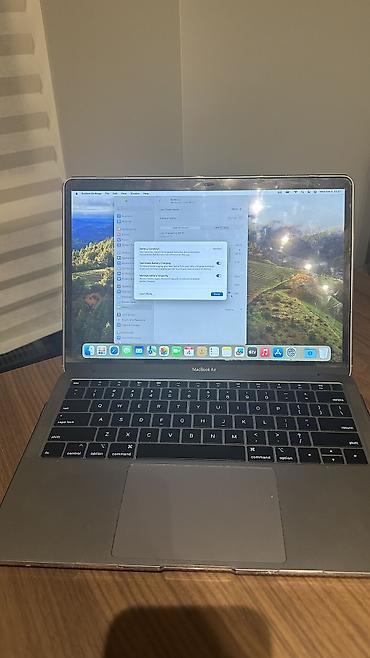 macbook air m3: İşlənmiş Apple MacBook, 13.3 ", Intel Core i5, 256 GB, Ünvandan götürmə — 2