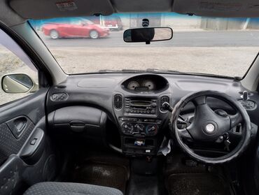 3 бмв: Toyota Funcargo: 2002 г., 1.3 л, Автомат, Бензин, Минивэн