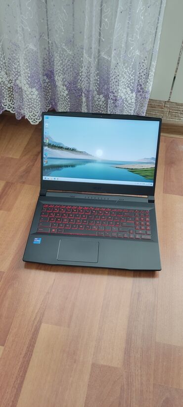 diz üstü notbuk: İşlənmiş MSI, 15.6 ", Intel Core i7, 512 GB, Rayonlara çatdırılma, Ünvandan götürmə, Pulsuz çatdırılma