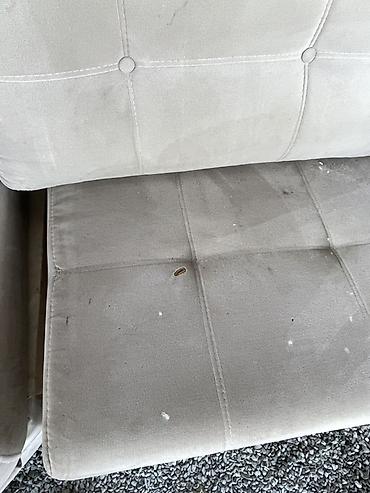 Divan və kreslo dəstləri: Bej rəngdə künc divan dəsti - Tərkib: 2 böyük üçoturacaqlı modul + — 13