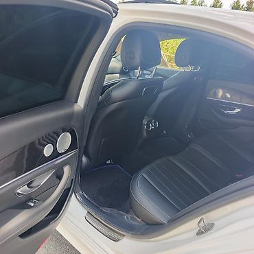 Mercedes-Benz: Mercedes-Benz E 300: 2 l | 2018 il Sedan — 13