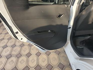 Chevrolet: Chevrolet Spark: 2015 г., 1 л, Вариатор, Бензин, Хэтчбэк at lalafo.kg — 12 Chevrolet: Chevrolet Spark: 2015 г., 1 л, Вариатор, Бензин, Хэтчбэк — 12