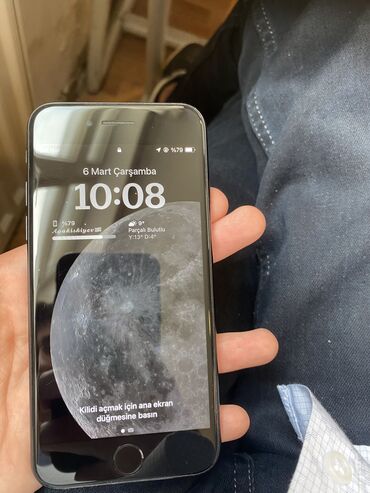 ayfon 2 ci əl ideal vəziyyətdə: IPhone SE 2020, 128 ГБ, Черный, Отпечаток пальца, Беспроводная зарядка