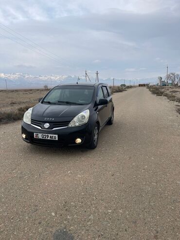 Nissan: Nissan Note: 2006 г., 1.4 л, Механика, Бензин, Седан