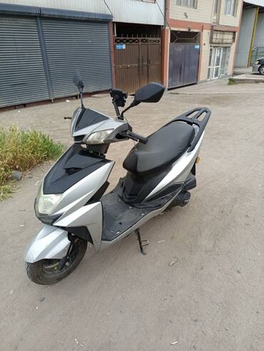 скутер для доставки еды: Скутер M8, 50 куб. см, Бензин, Б/у