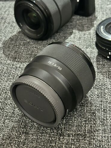 Fotokameralar: 16-50mm, 50mm 1.8 28-70mm lens 1. Sony A6000 kamera gövdəsi 2. Sony -da lalafo.az — 8 Fotokameralar: 16-50mm, 50mm 1.8 28-70mm lens 1. Sony A6000 kamera gövdəsi 2. Sony — 8
