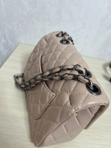 Çantalar: Çiyin çantası, Chanel, İşlənmiş